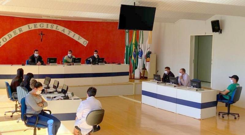 REUNIÃO É REALIZADA ENTRE A SECRETARIA DE SAÚDE E CÂMARA DE VEREADORES